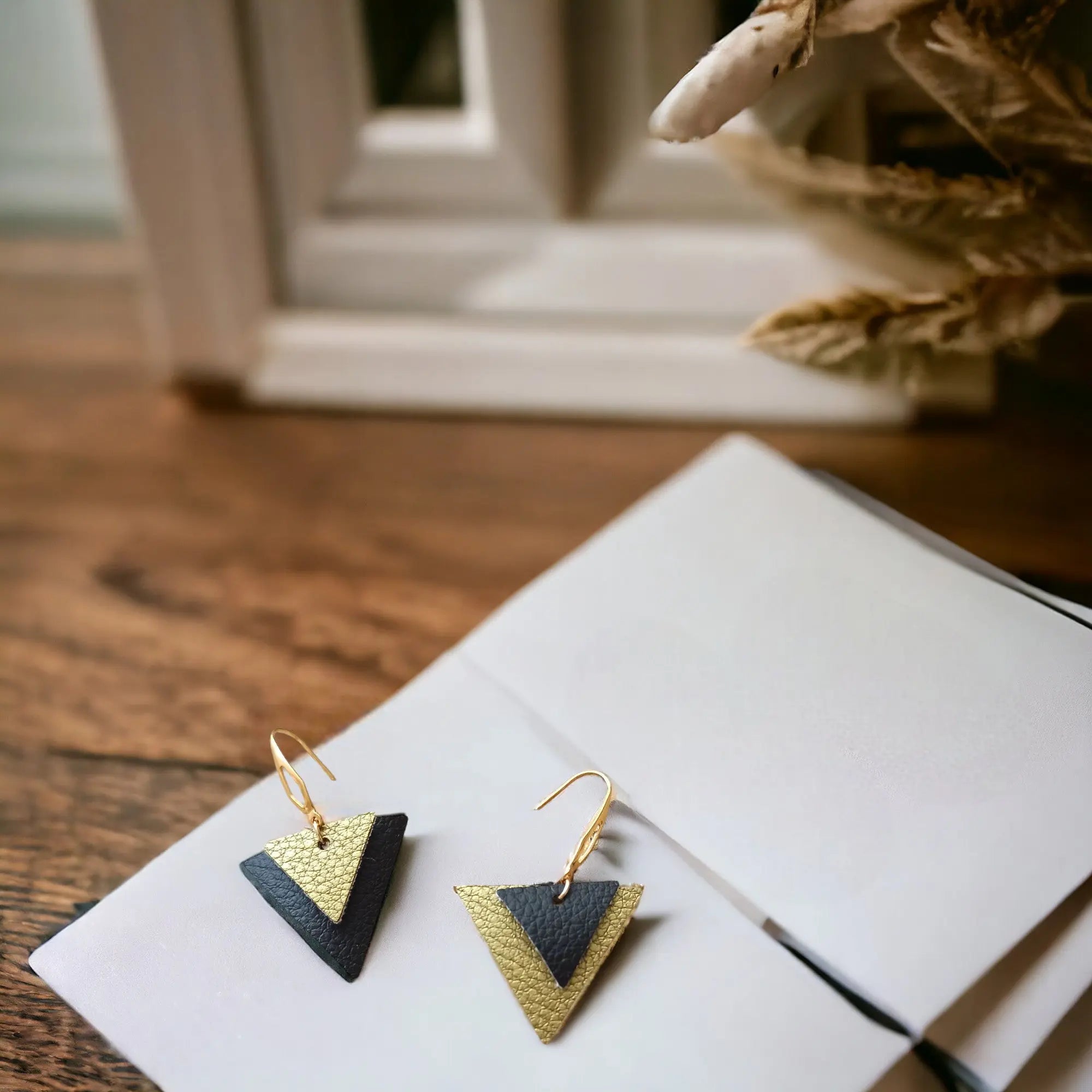 Boucles d'oreilles cuir de cactus Emma asymétriques Karmyliege