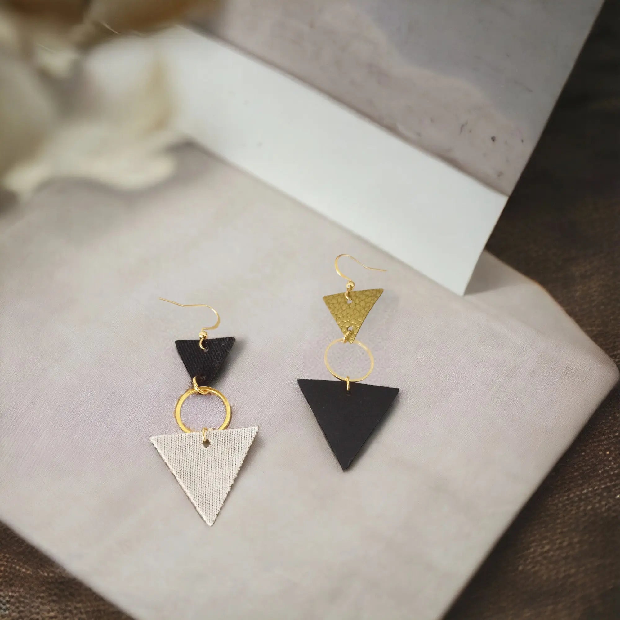 Boucles d'oreilles cuir de cactus Sophia asymétriques Karmyliege