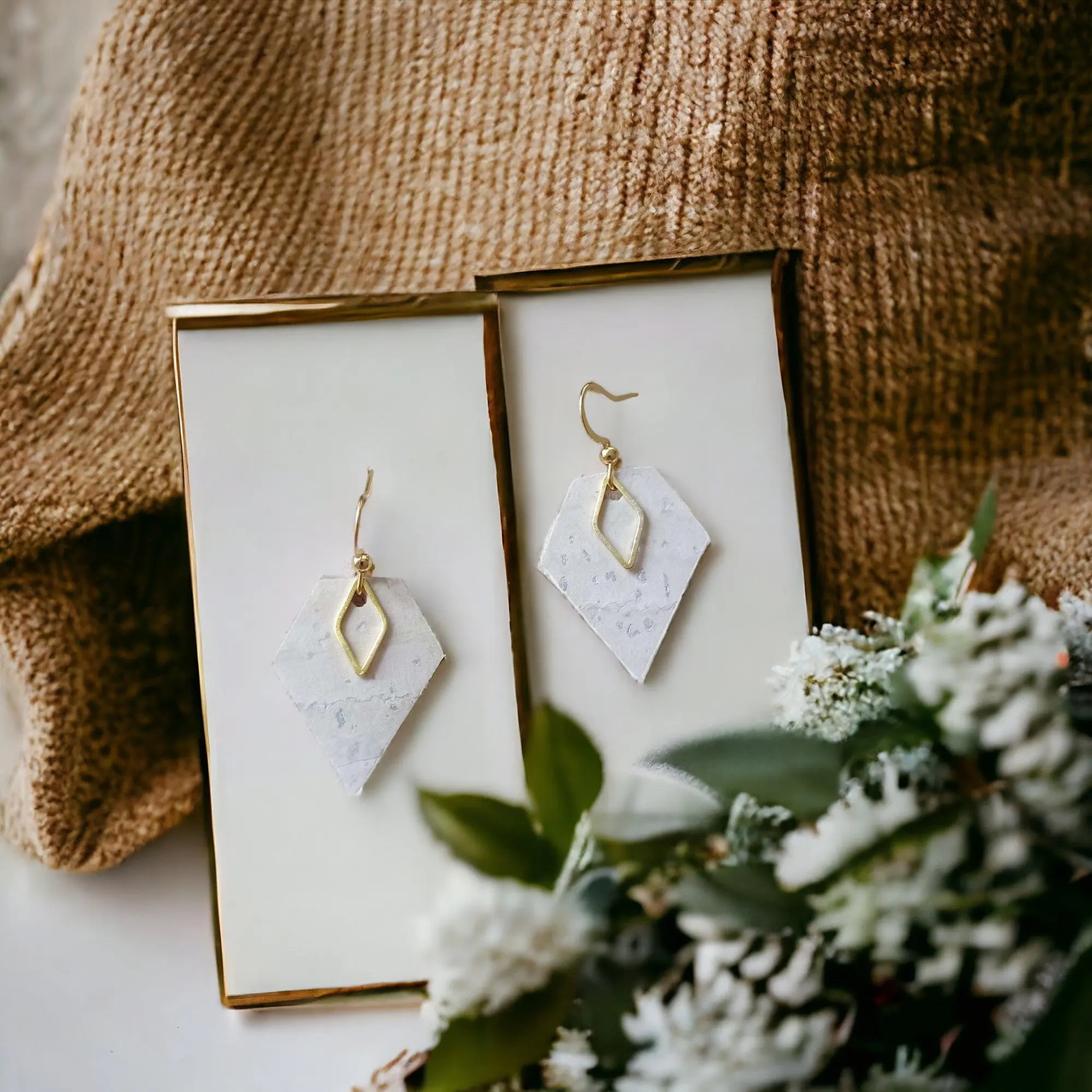Boucles d'oreilles en liège Alice Karmyliege Liège-blanc-crème