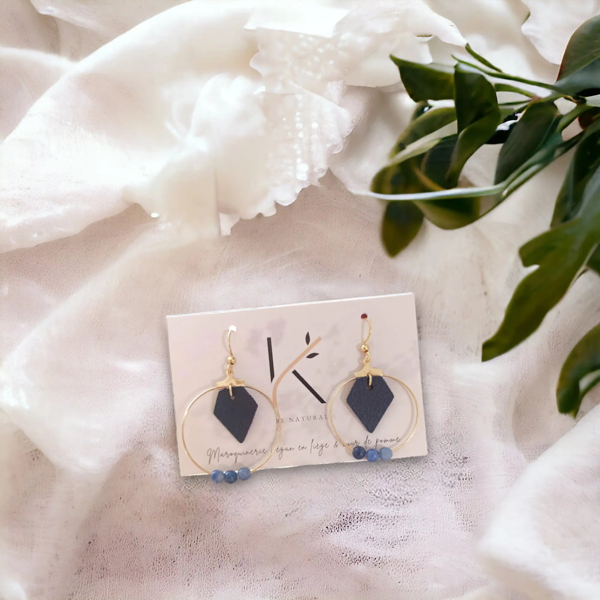 Boucles d'oreilles en liège créoles Sodalite Karmyliege