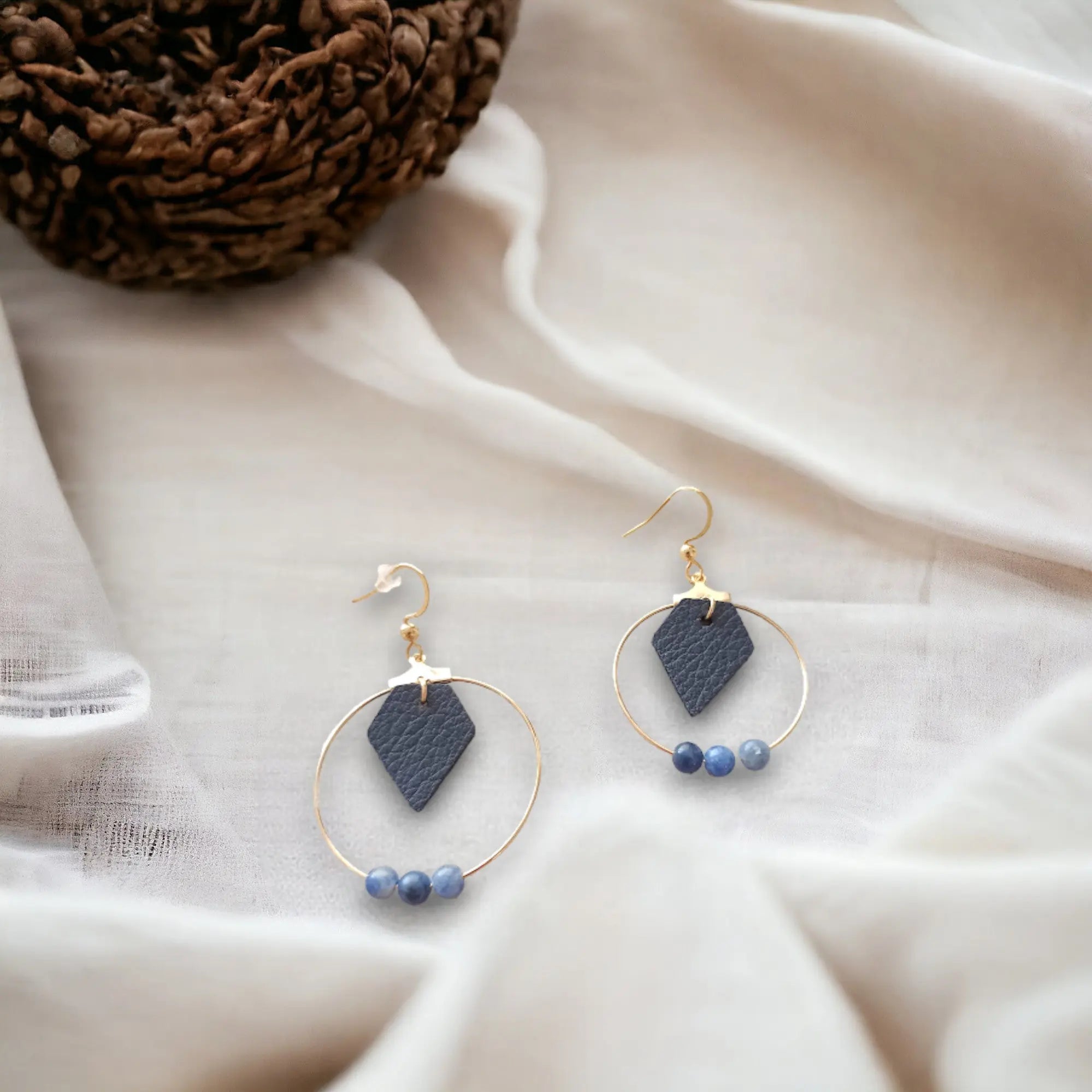 Boucles d'oreilles en liège créoles Sodalite Karmyliege