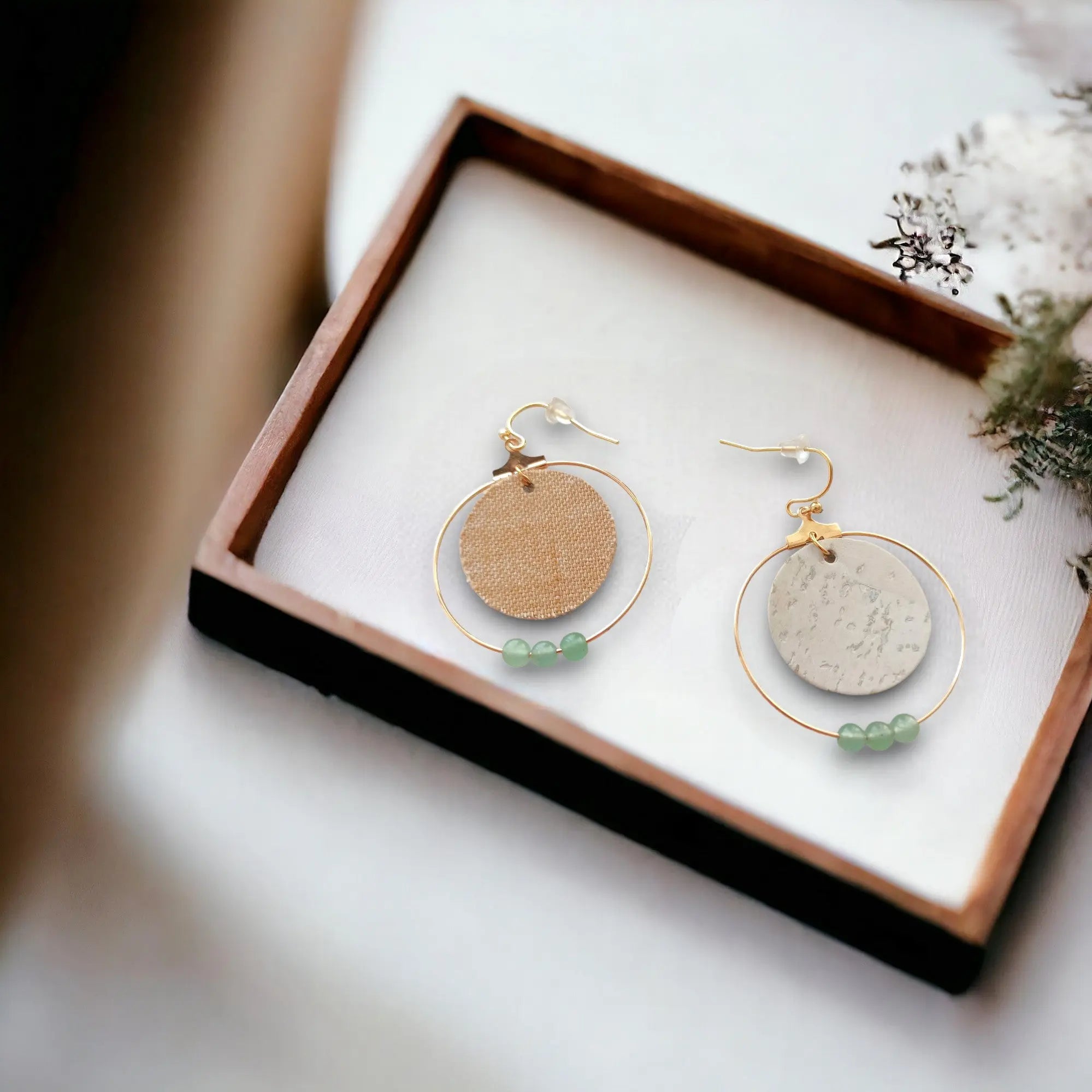 Boucles d'oreilles en liège et lithothérapie Karmyliege