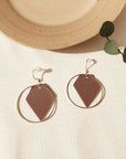 Boucles d'oreilles vegan en cuir de pomme marron, Rose Karmyliege