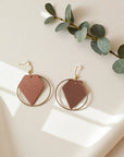 Boucles d'oreilles vegan en cuir de pomme marron, Rose Karmyliege