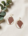 Boucles d'oreilles vegan en cuir de pomme marron, Rose Karmyliege
