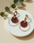 Boucles d'oreilles vegan en peau de pomme, Laura Karmyliege Cuir de pomme bordeaux