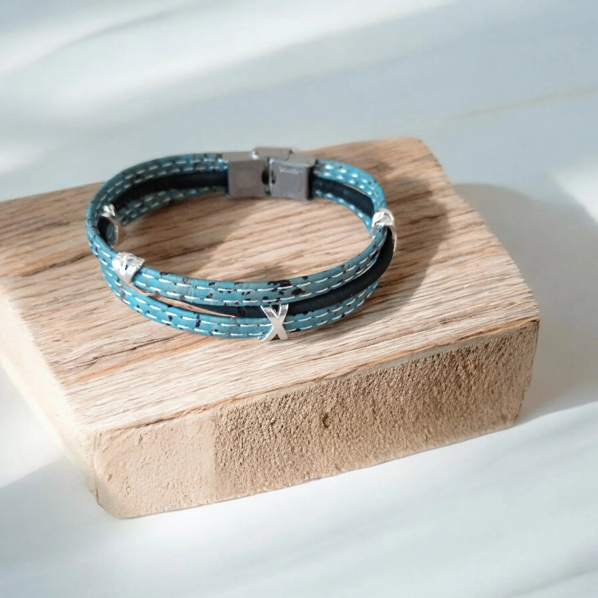 Bracelet en liège Valentin Karmyliege Bleu-ciel-et-noir-22cm
