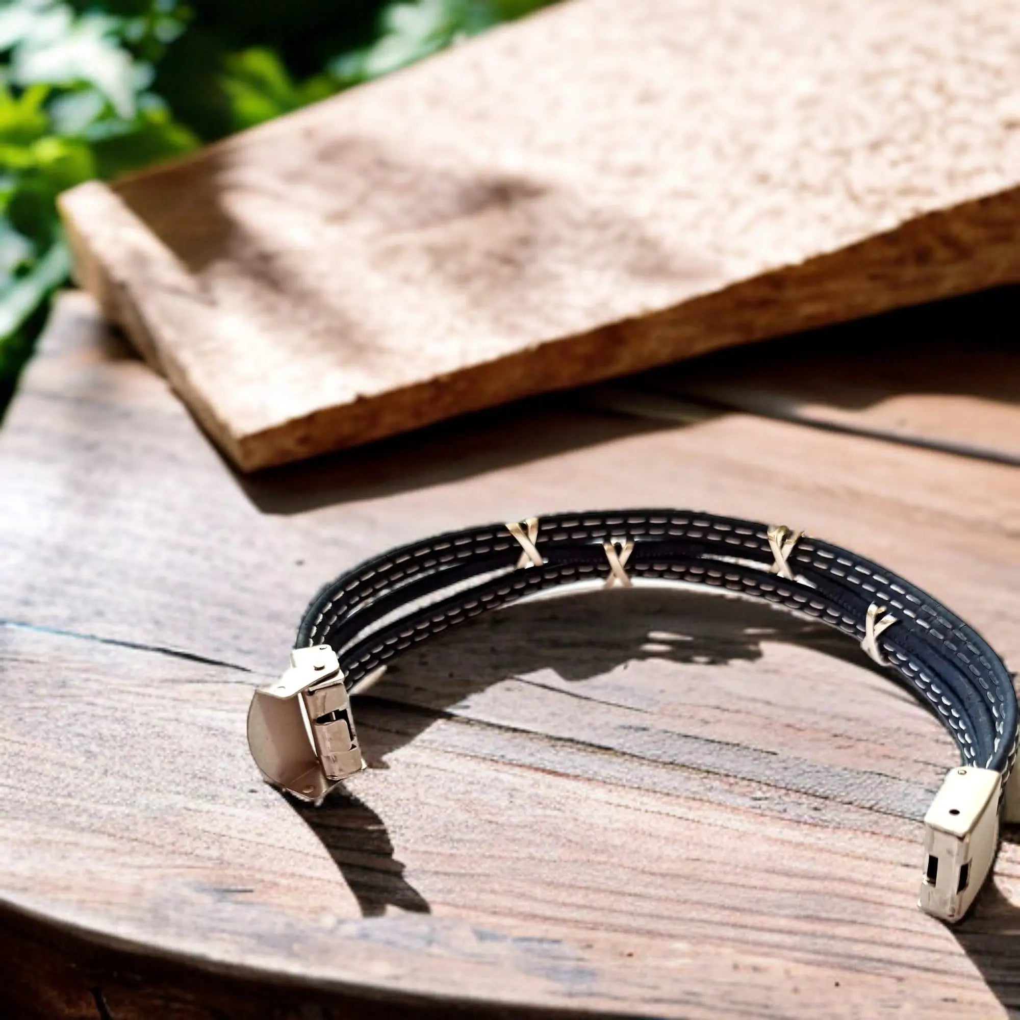 Bracelet en liège, Valentin Karmyliege