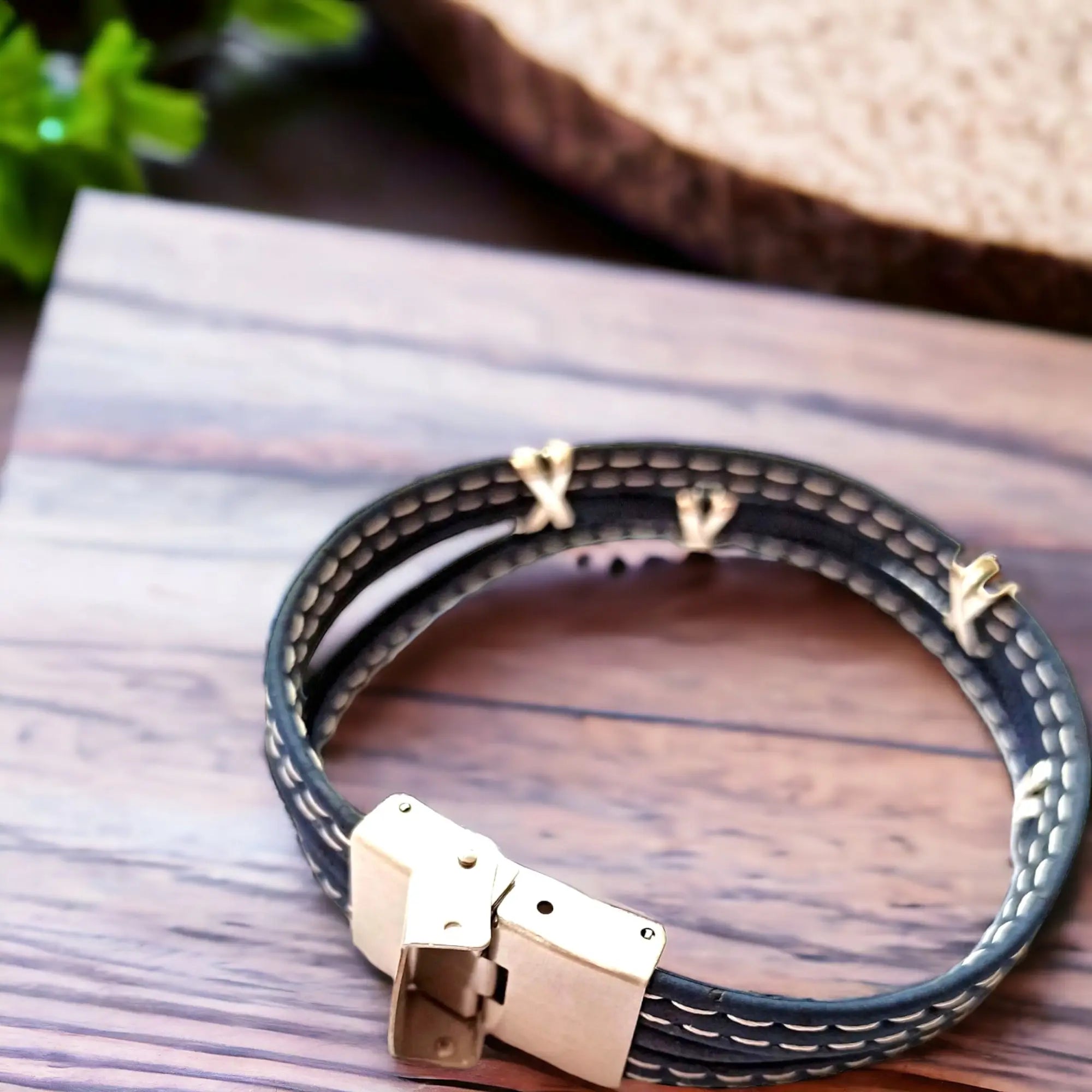 Bracelet en liège, Valentin Karmyliege