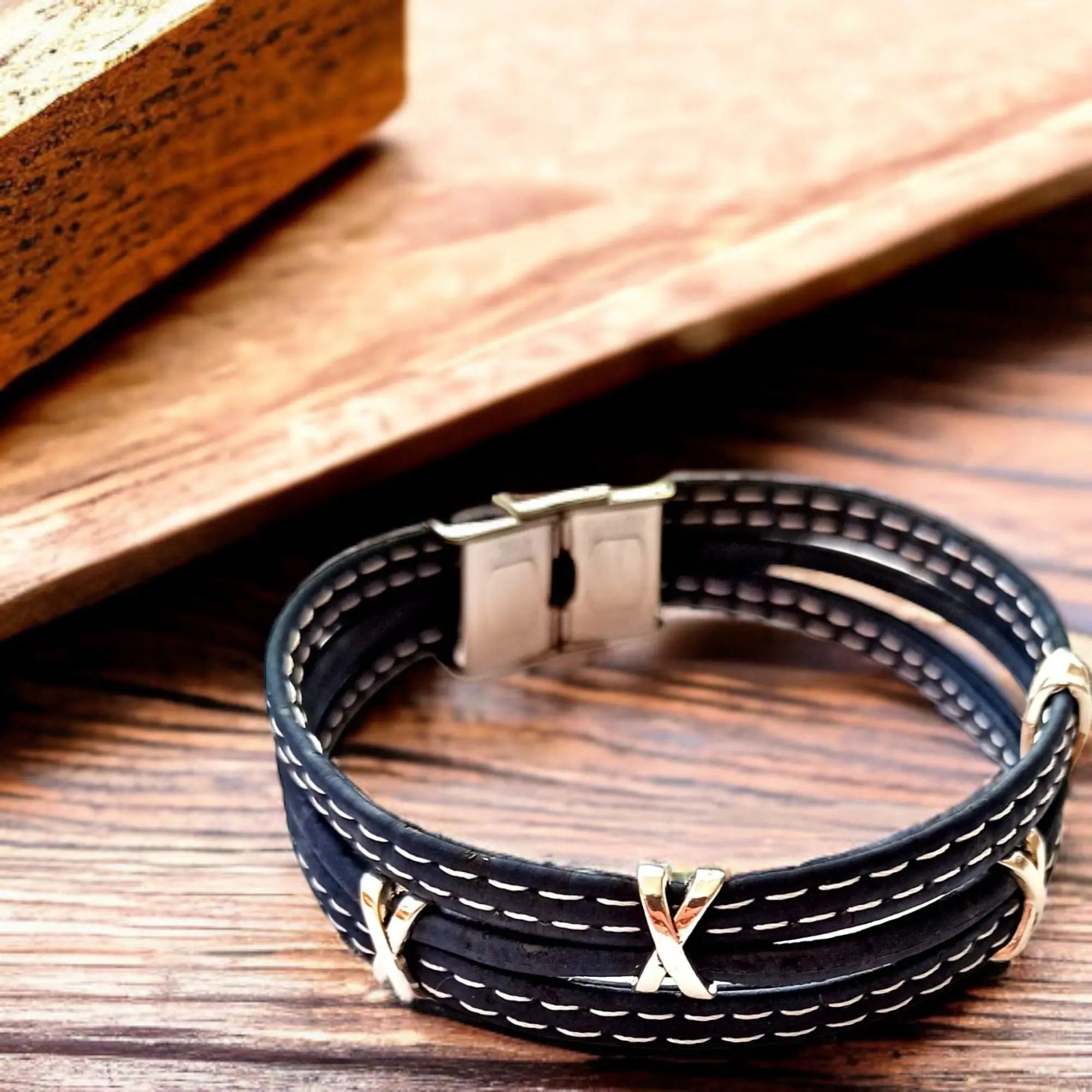 Bracelet en liège, Valentin Karmyliege