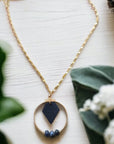 Collier en cuir de pomme végan et perles lithothérapie, Paula Karmyliege Cuir-de-pomme-bleu-perles-Sodalite