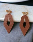 Grandes boucles d'oreilles en cuir de pomme Lili Karmyliege Cuir-de-pomme-marron
