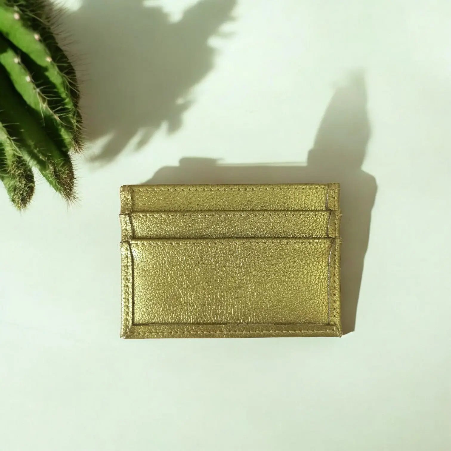 Porte-cartes en cuir de cactus doré Karmyliege