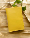 Porte cartes vegan en cuir de bambou jaune Karmyliege