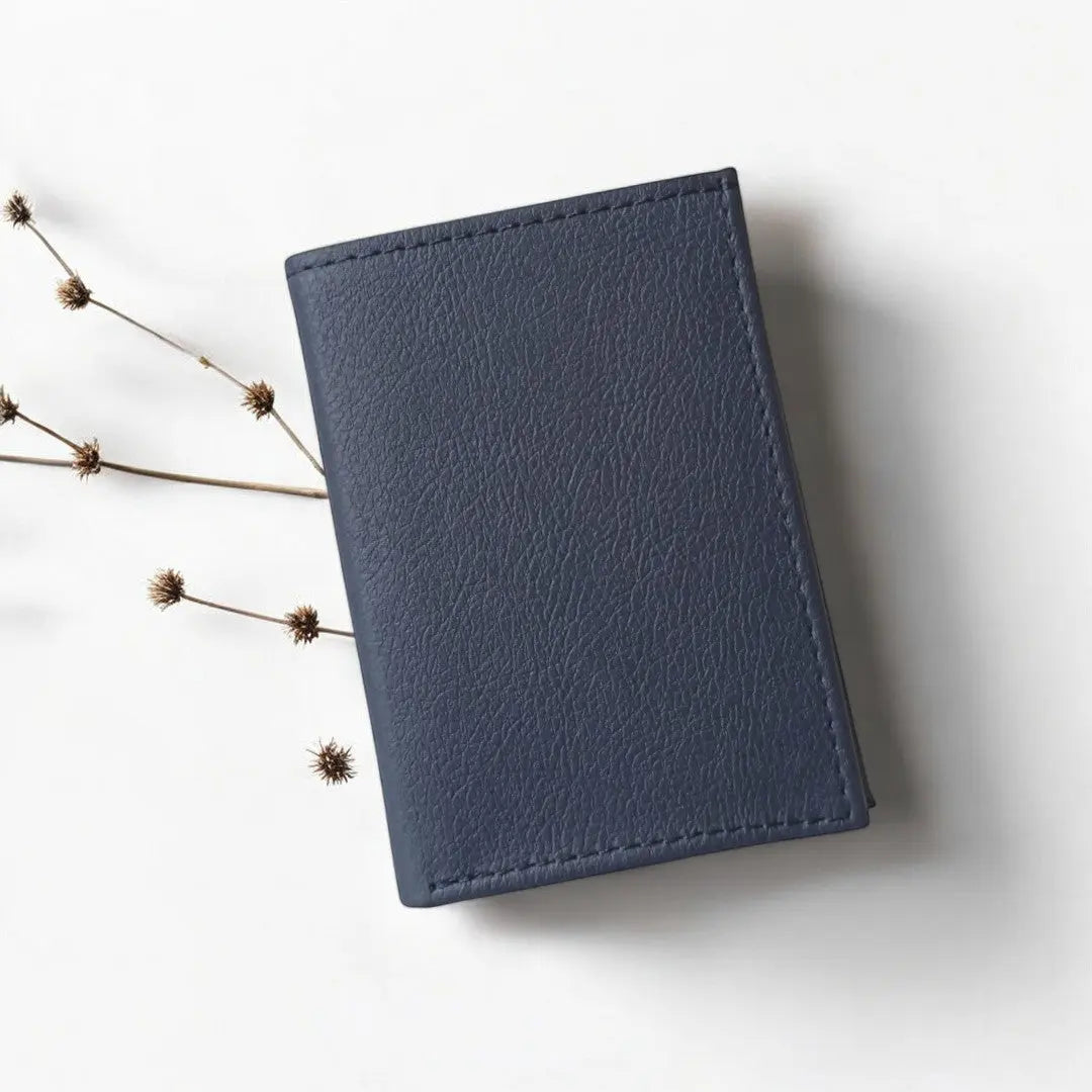Porte cartes vegan en cuir de pomme Karmyliege Bleu-nuit