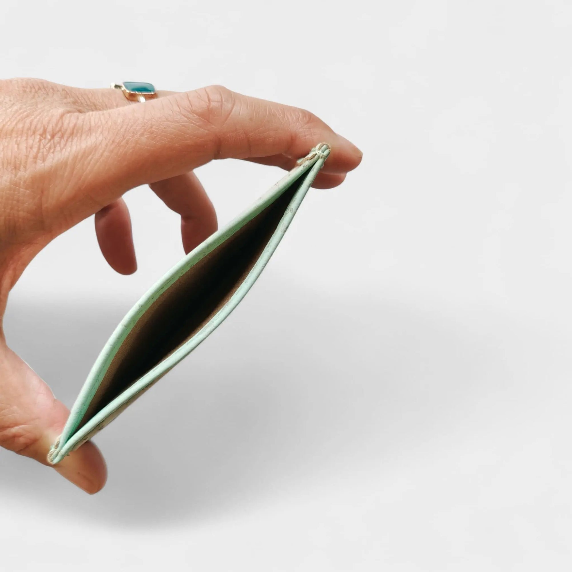 Porte-cartes vegan en liège coloré  Karmyliege