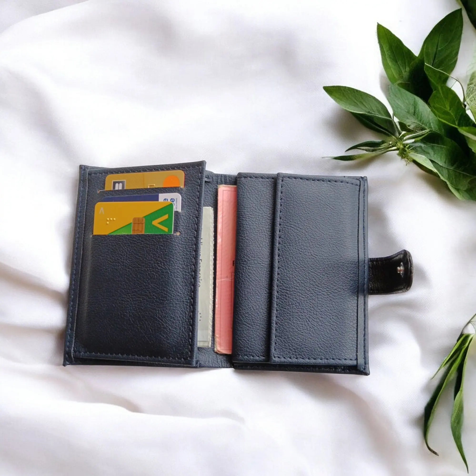 Portefeuille vegan en cuir de pomme, Noha Karmyliege