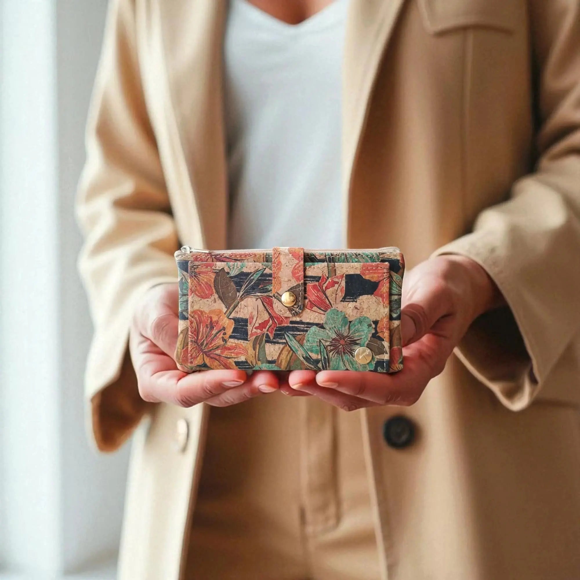 Portefeuille vegan en liège fleuri, Lalie  Karmyliege