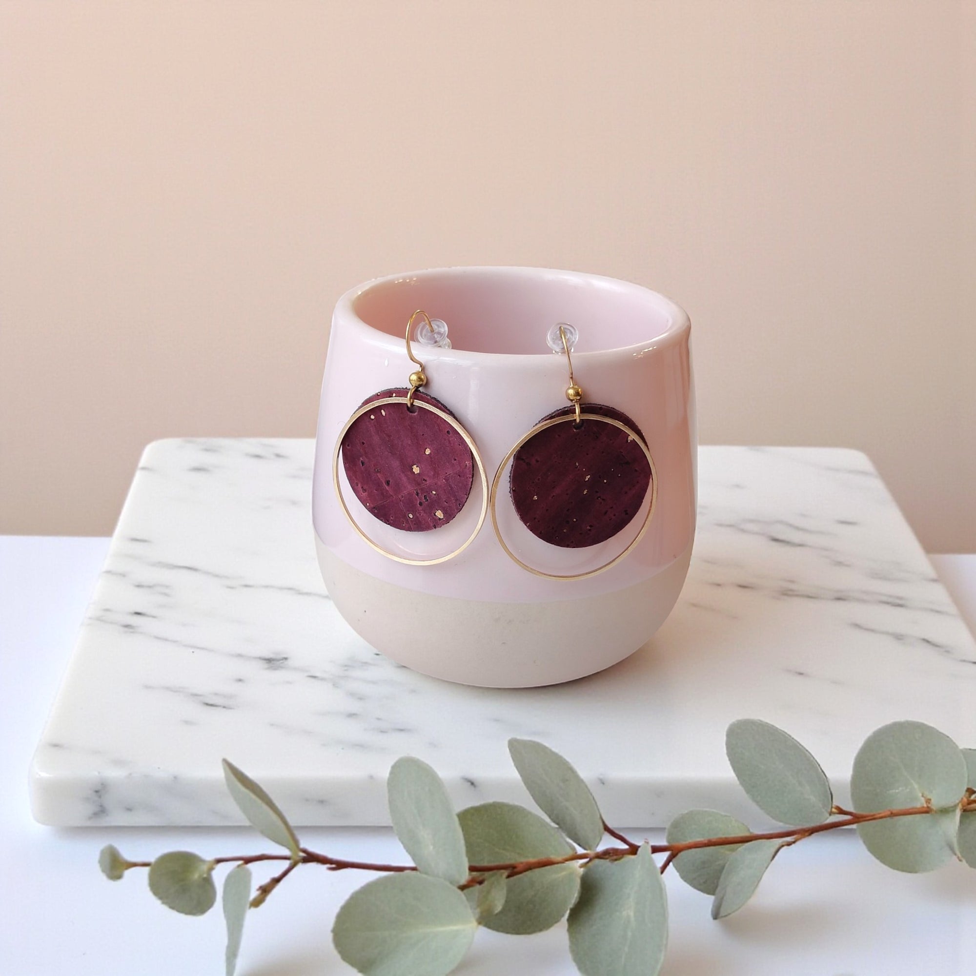 Boucles d'oreilles vegan en liège, Aline bordeaux doré
