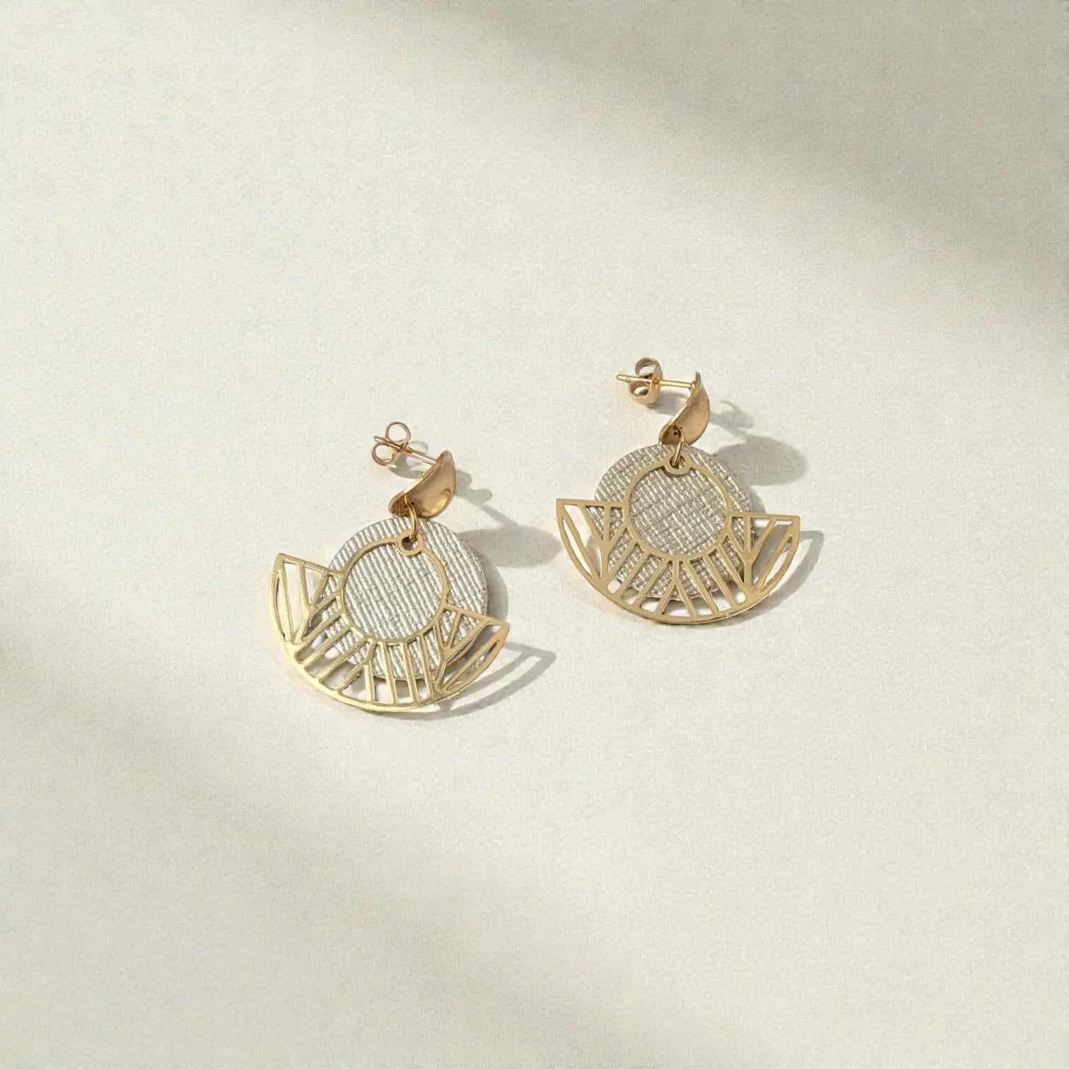 Boucles d'oreilles vegan en peau de pomme, Elena  Karmyliege