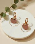 Boucles d'oreilles vegan en peau de pomme, Laura  Karmyliege Cuir de pomme camel