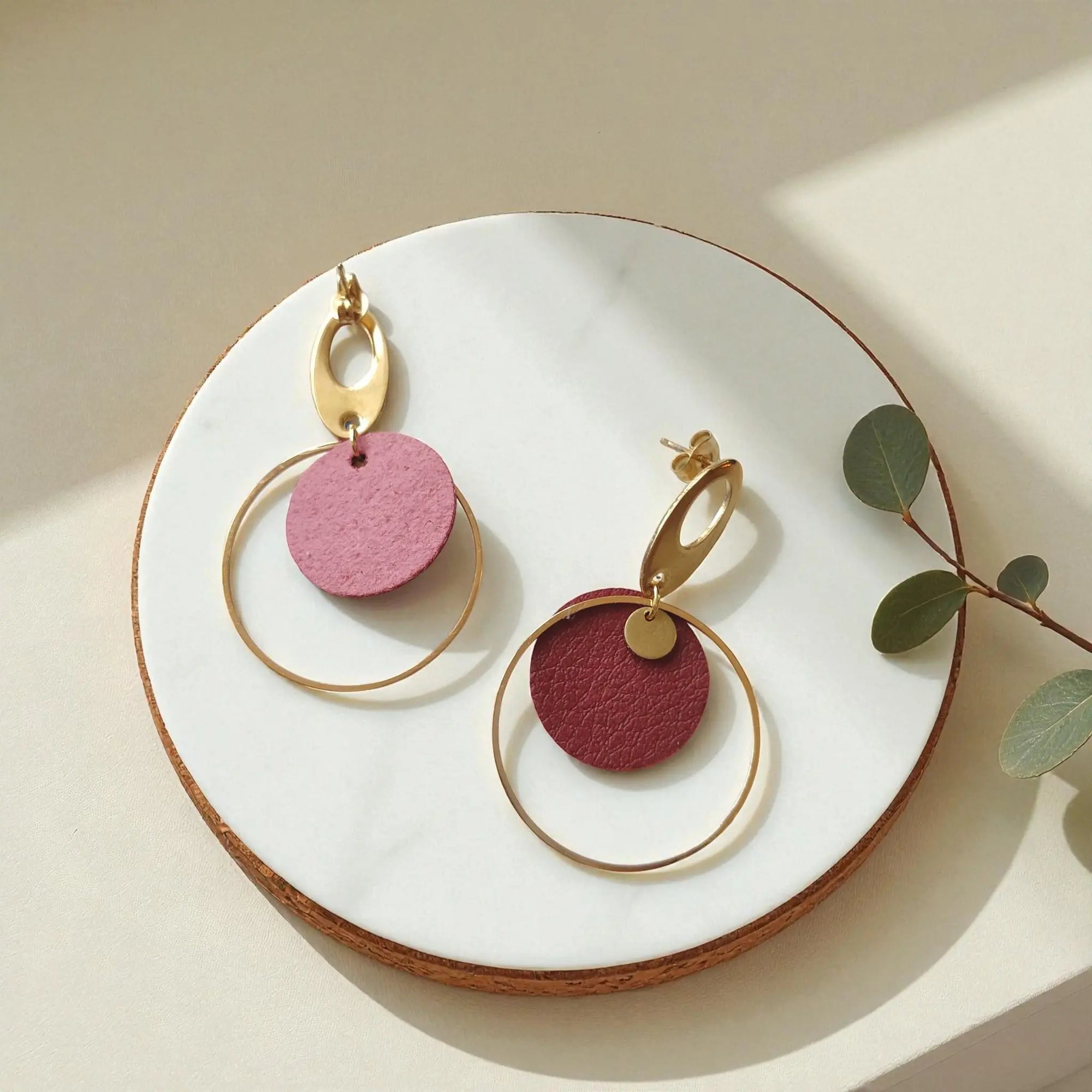Boucles d&#39;oreilles vegan en peau de pomme, Laura  Karmyliege