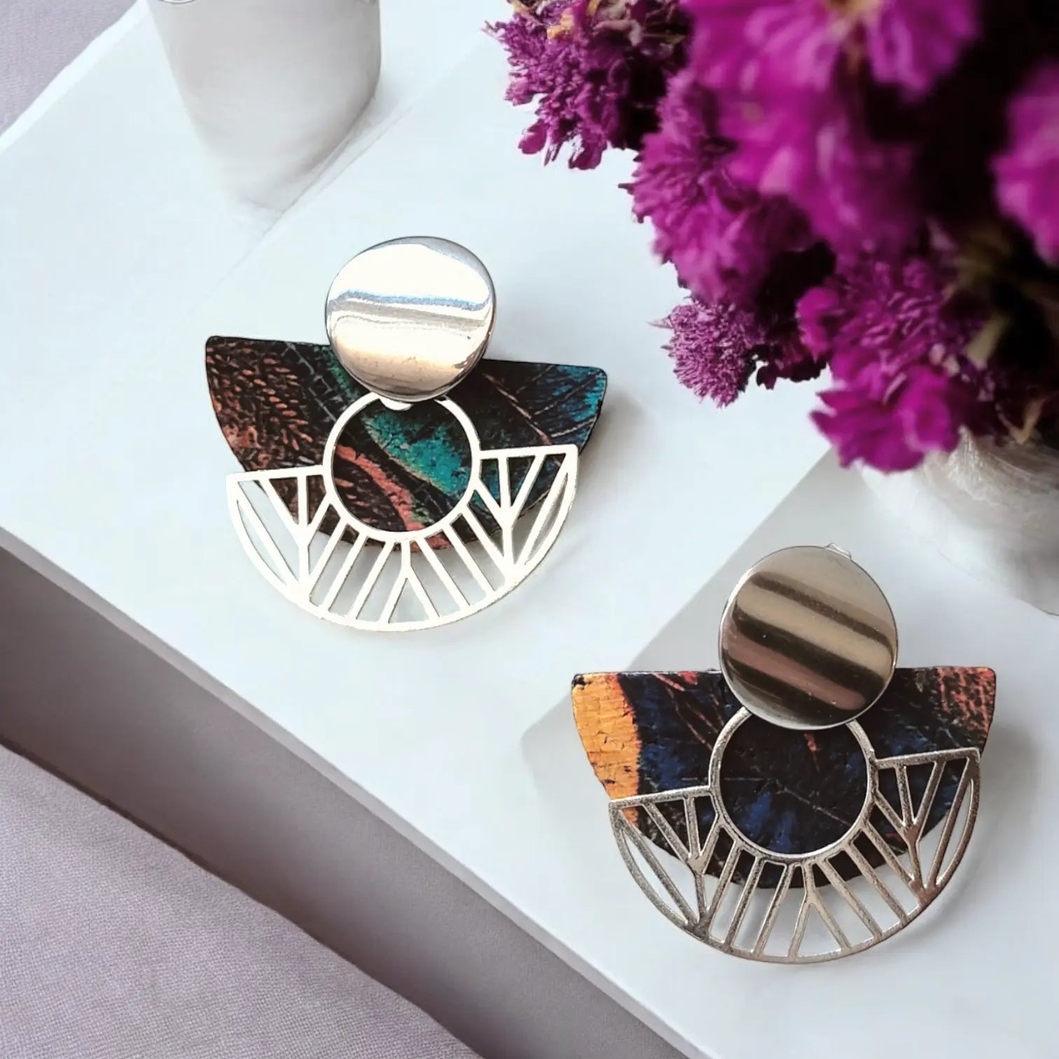 Boucles d'oreilles vegan, Magalie  Karmyliege Liège coloré ( motifs aléatoires et uniques )