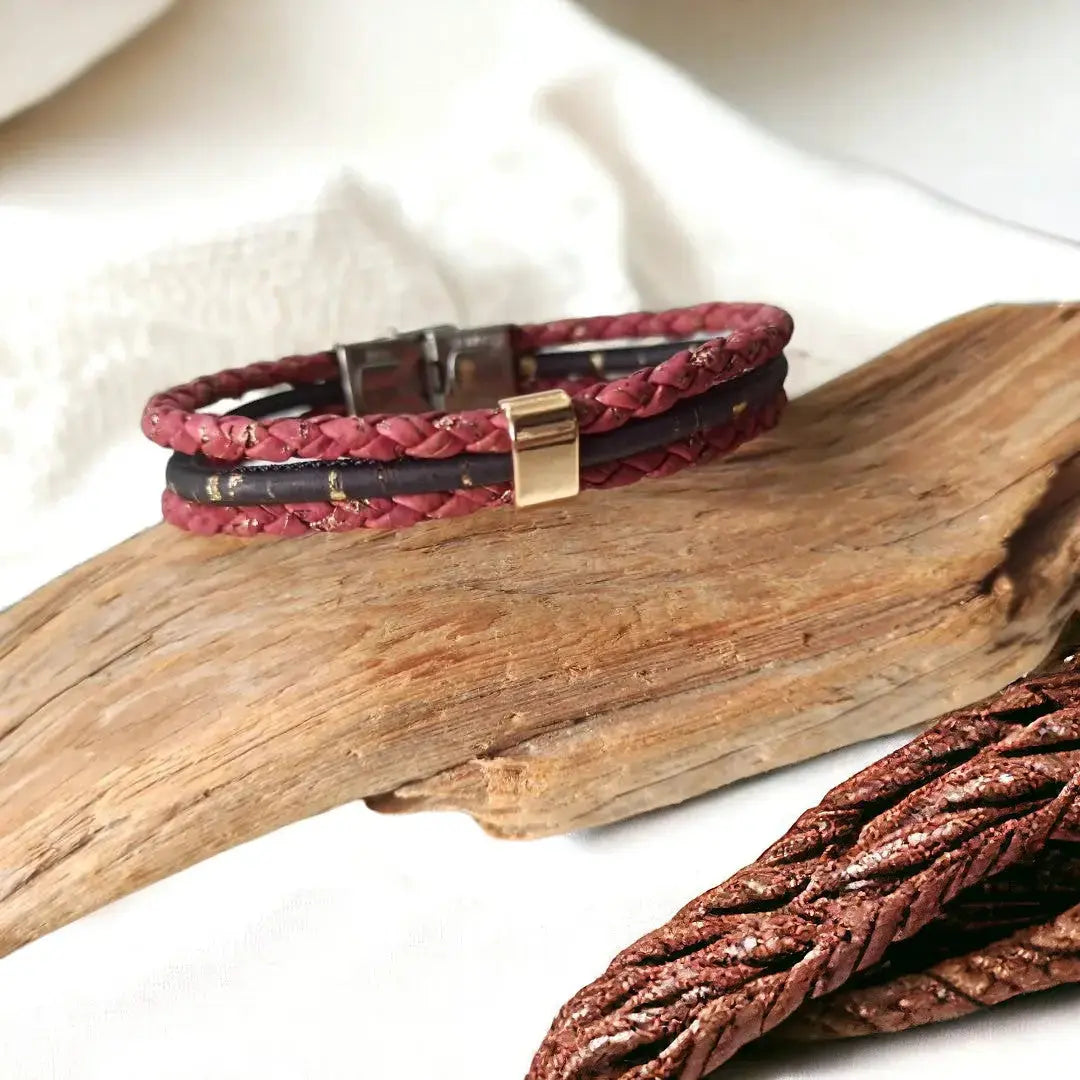 Bracelet en liège tressé Élisa - bordeaux et noir avec incrustations de dorure  Karmyliege