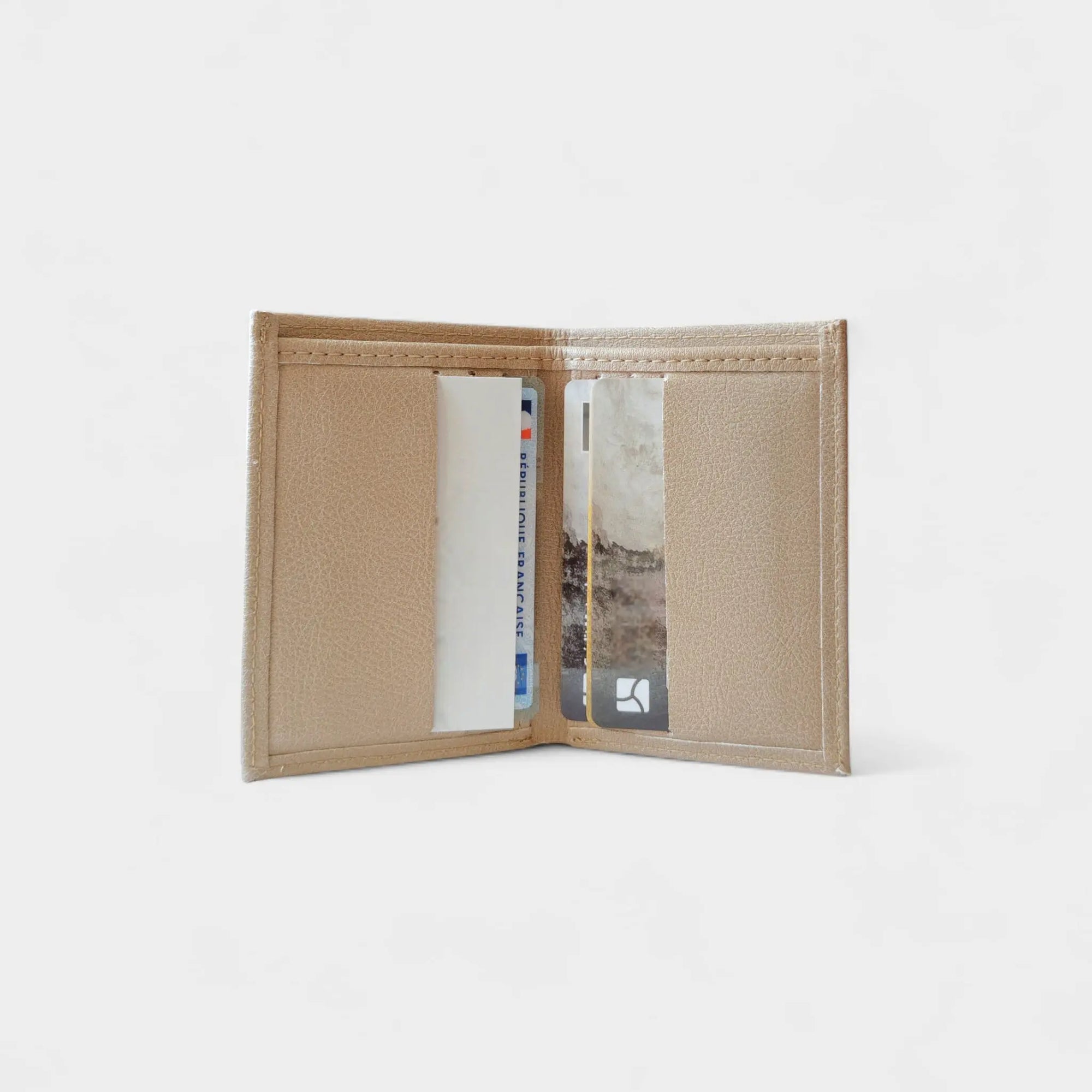 Porte cartes vegan en peau de pomme beige  Karmyliege