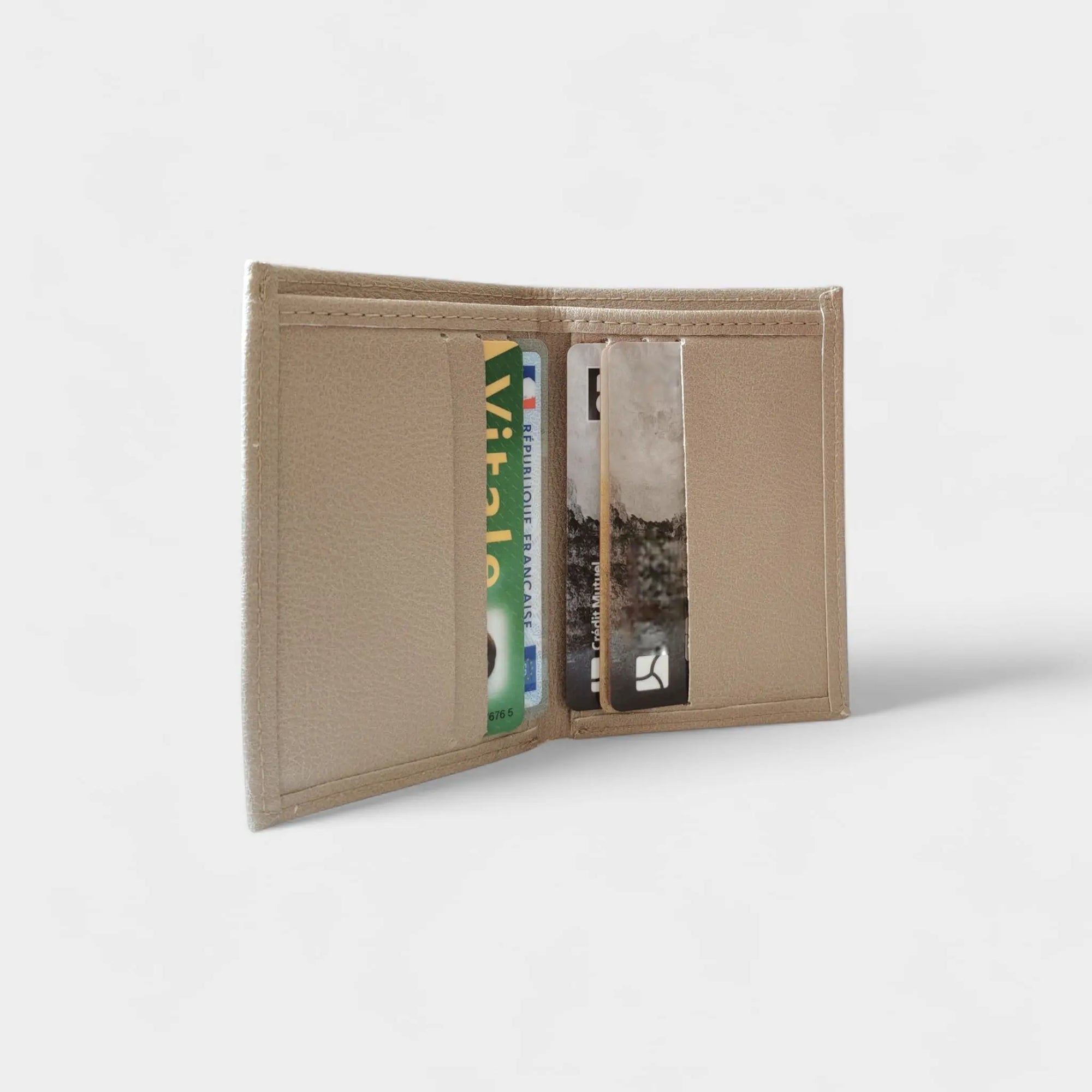 Porte cartes vegan en peau de pomme beige  Karmyliege