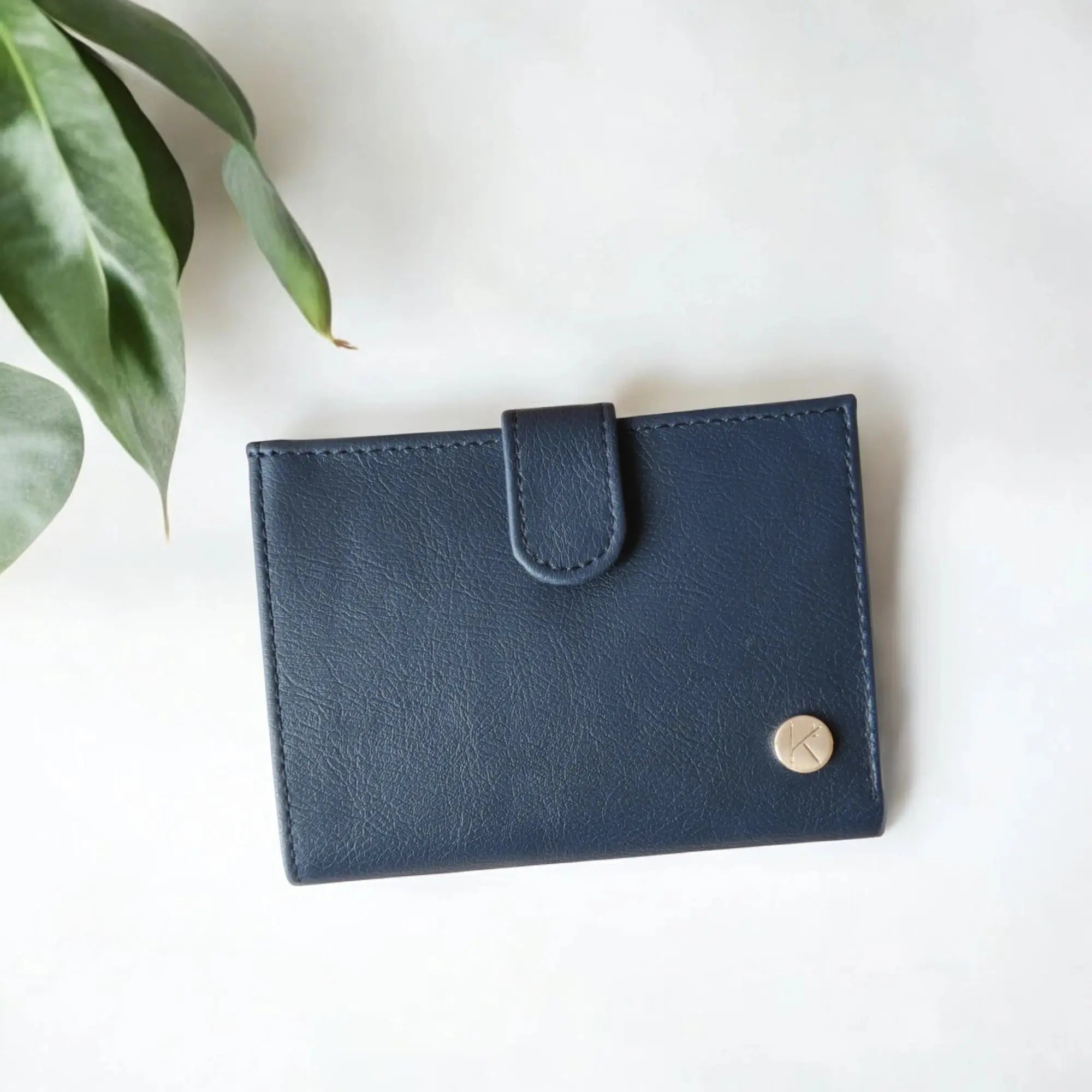 Porte-monnaie vegan en cuir de pomme Zoé  Karmyliege Bleu nuit