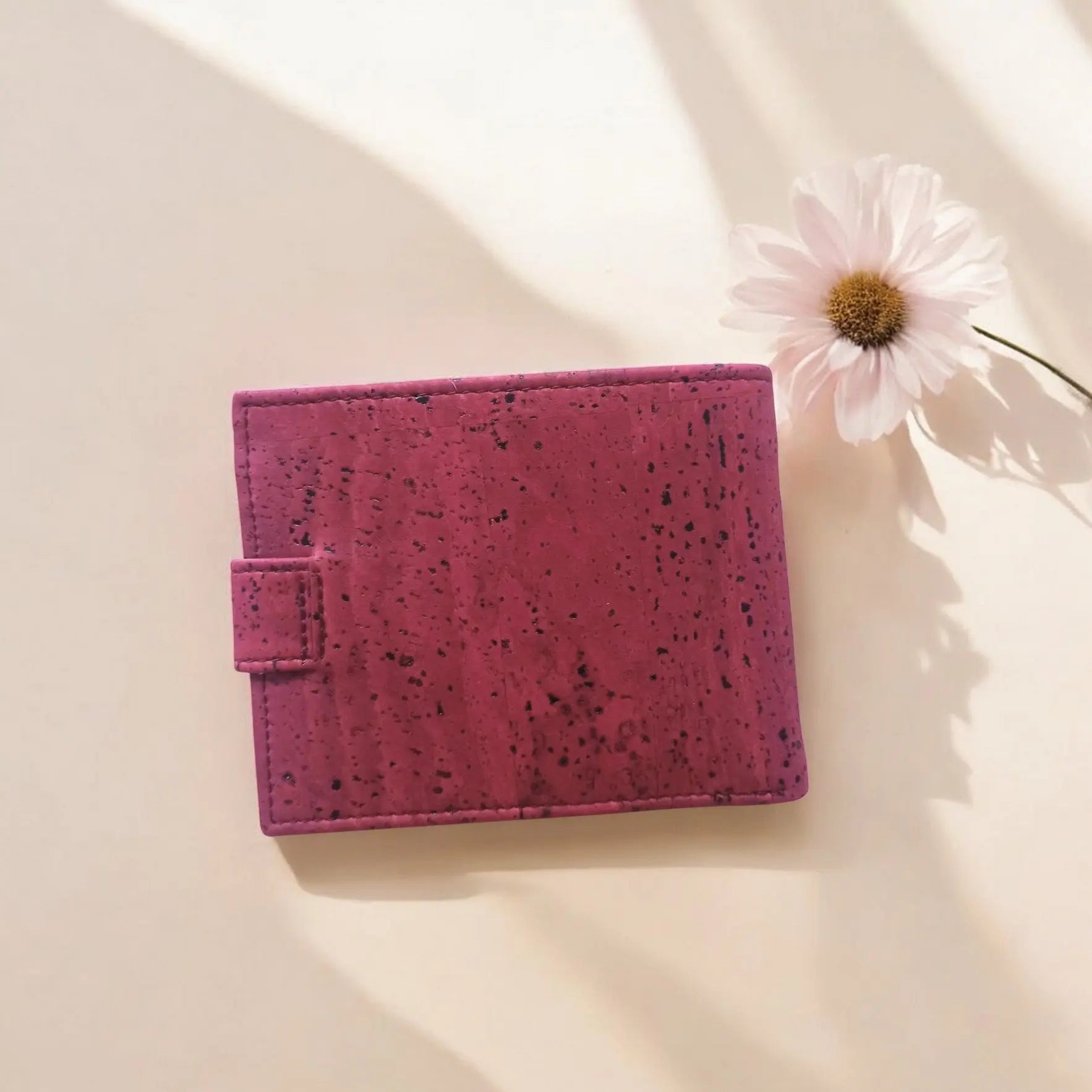 Portefeuille vegan en liège avec zip, Roman bordeaux  Karmyliege