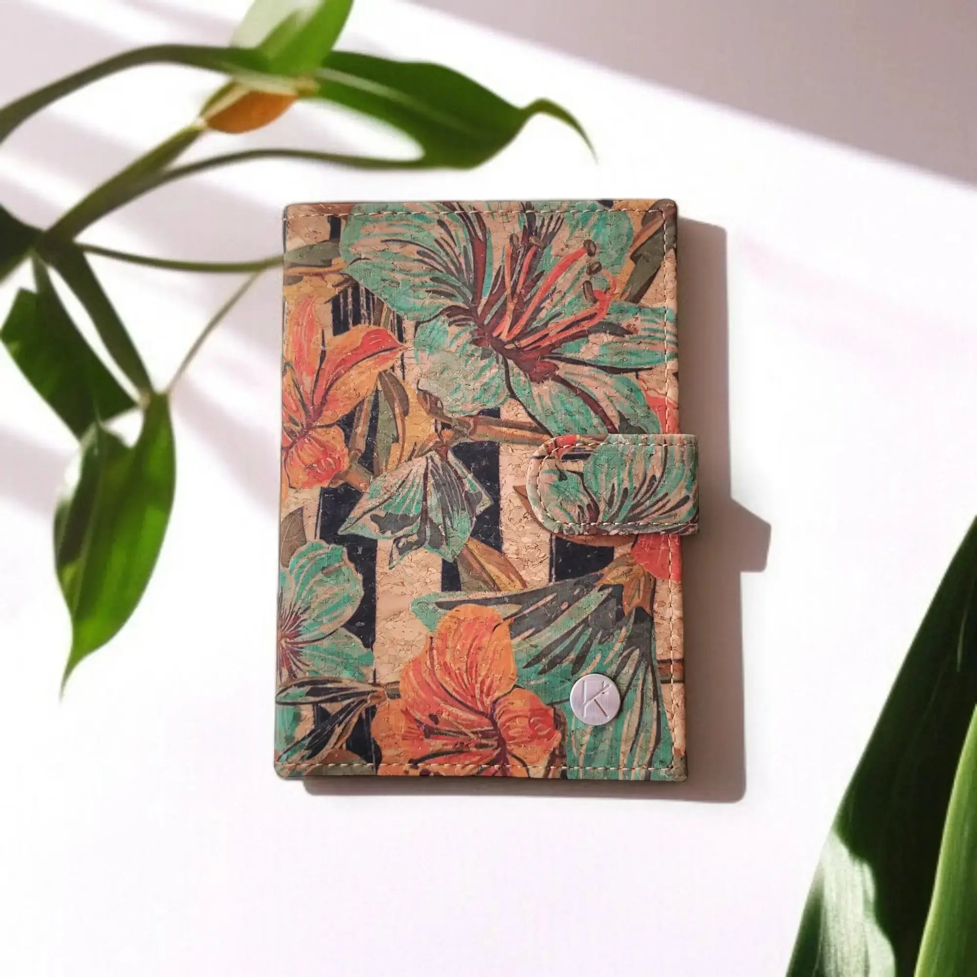 Portefeuille vegan en liège range papiers - passeport & cartes, Swan  Karmyliege Fleurs