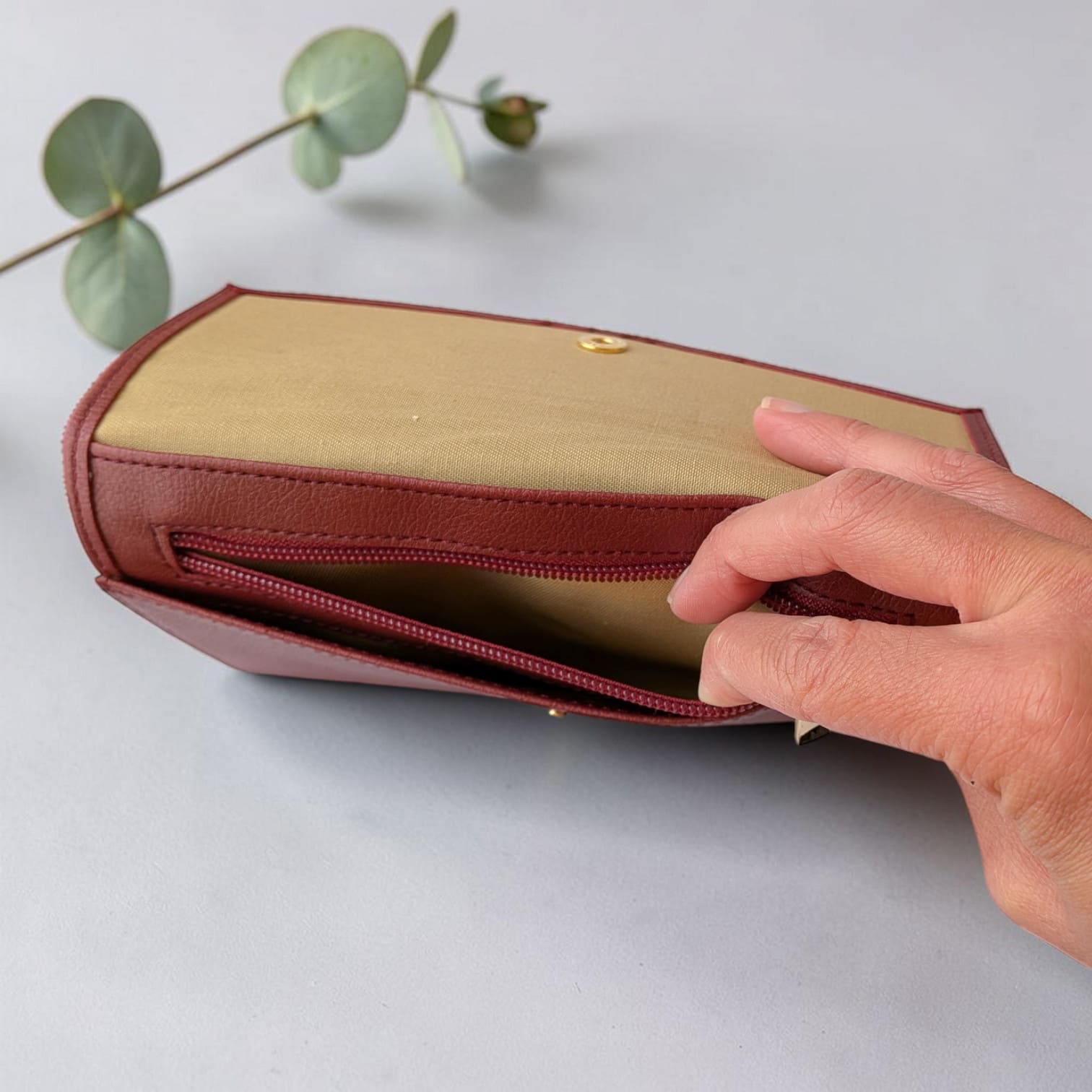 Pochette papiers de voyage en peau de pomme