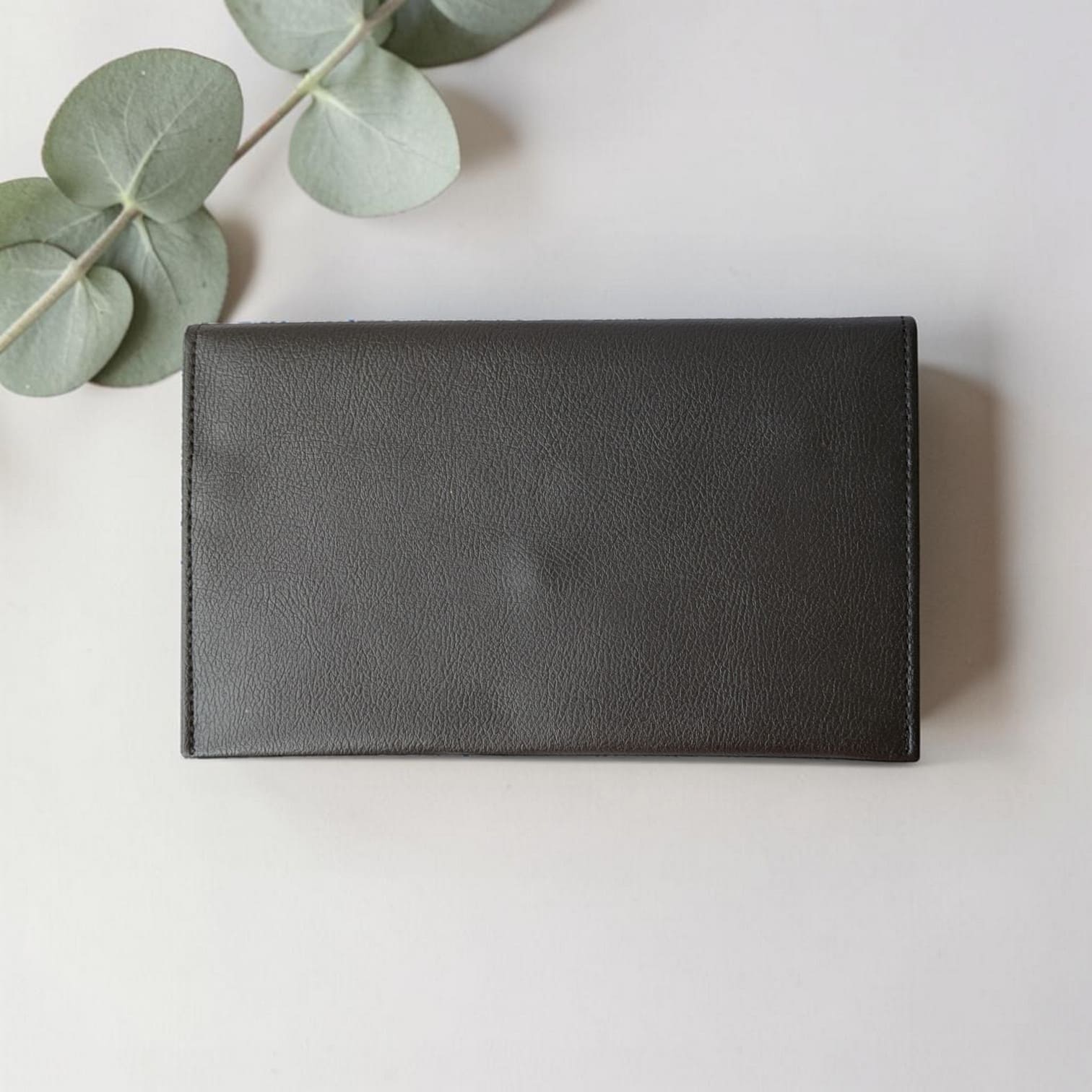 Pochette papiers de voyage en peau de pomme
