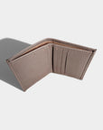 Porte cartes vegan en peau de pomme taupe  Karmyliege