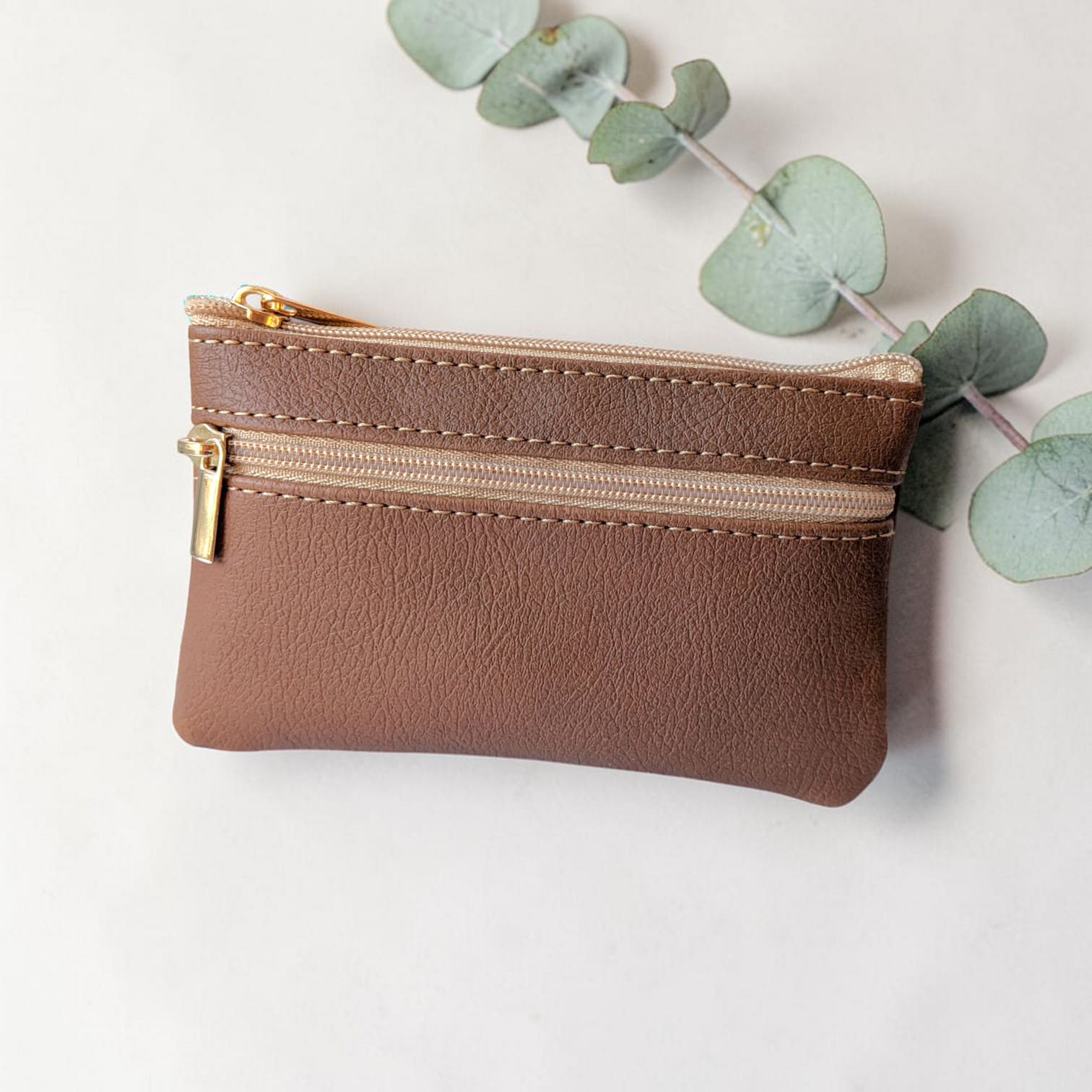 Porte-monnaie vegan en peau de pomme, camel  Karmyliege