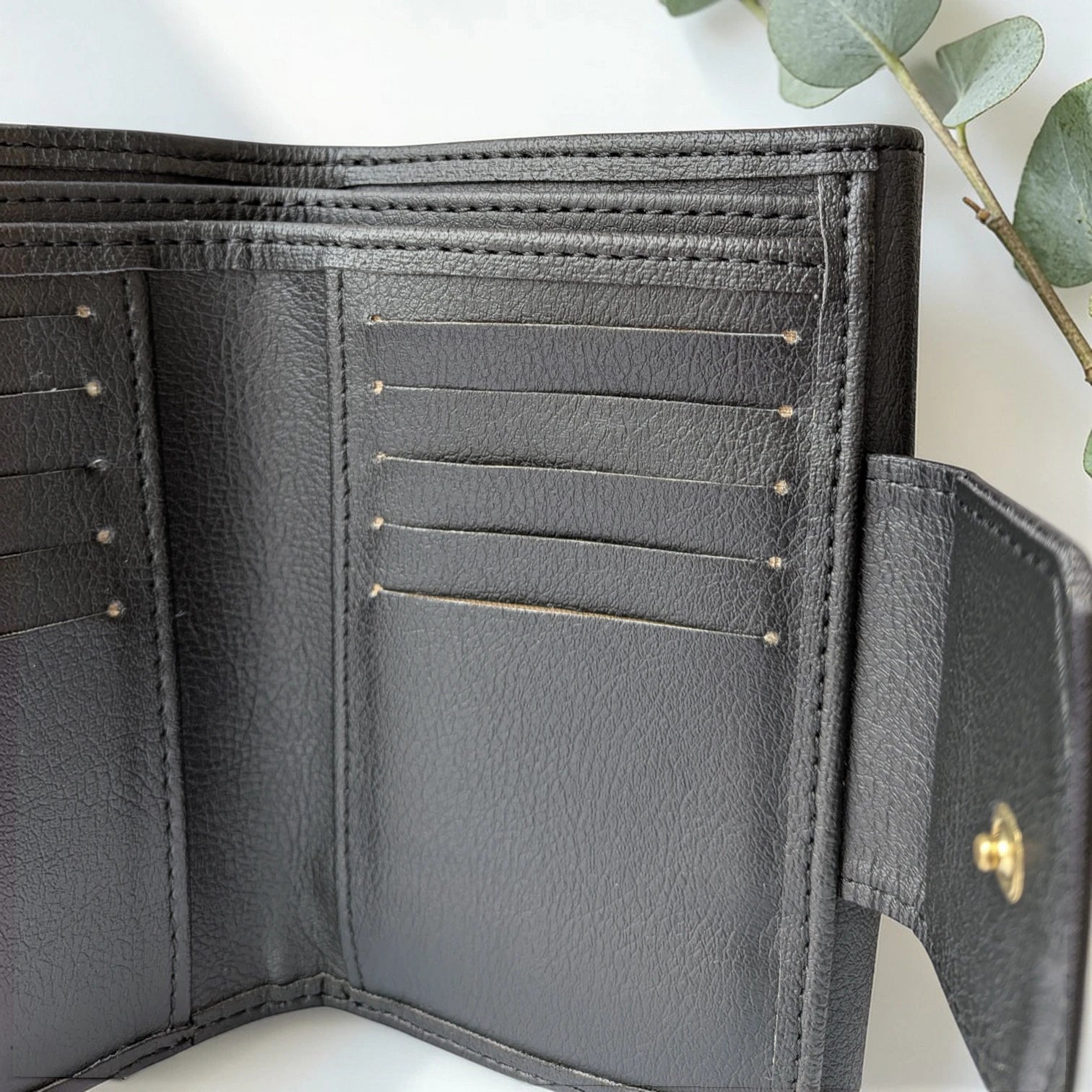 Portefeuille vegan en peau de pomme, Tiffany  Karmyliege